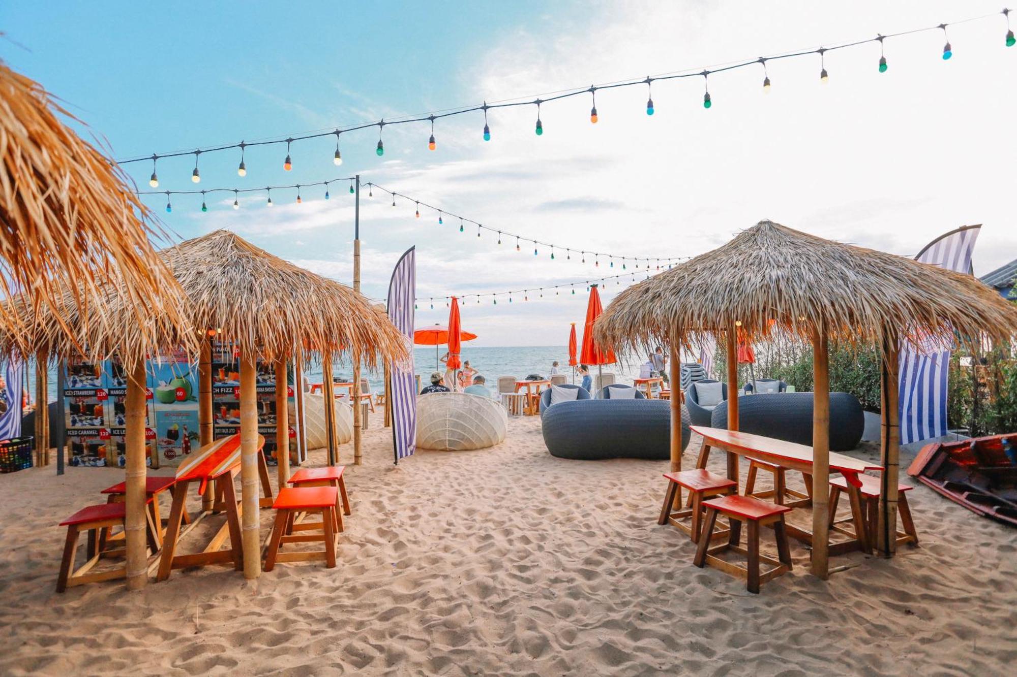 Bayphere Hotel Pattaya Jc Na Chom Thian Dış mekan fotoğraf Beach bar in Varvarovski, Ohrid